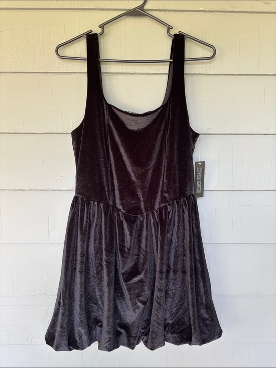Derek Heart Dresses & Skirts - Derek Heart Velvet Mini Dress in Black